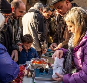 Clients sur le marché aux truffes